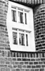 Hoek Hagedoornweg/Gentiaanstraat. Uitzonderlijke raamvormen maken de bouw en het onderhoud vaak kostbaar