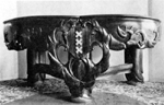 De inzending van de stad Amsterdam; de zwaar bekritiseerde vitrine (tafel) van J.L.M. Lauweriks